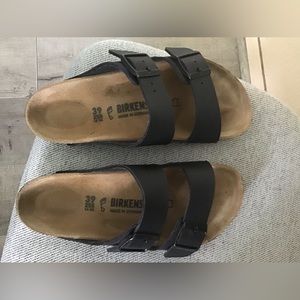 Birkenstocks Arizona size 39 (8-8.5 USA)